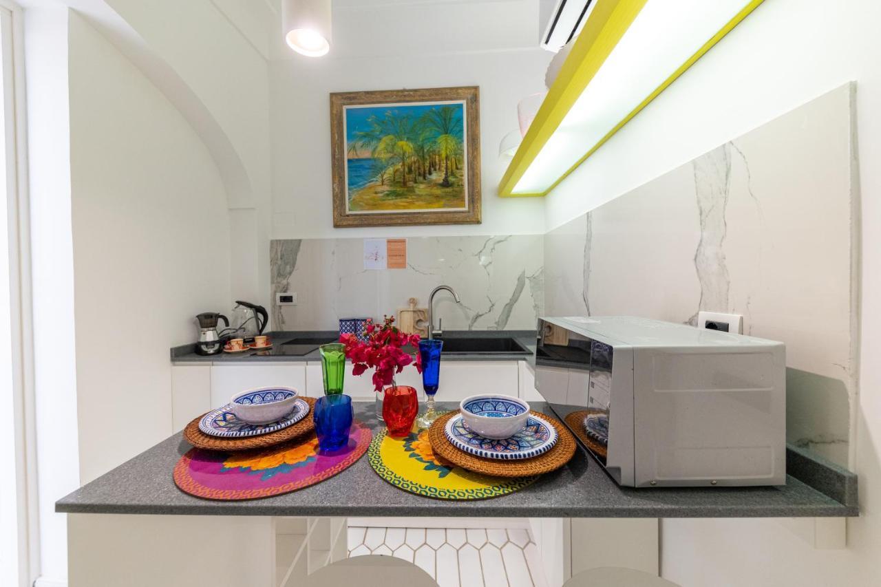Suite Apartment Capri Con Jacuzzi In Piazzetta Dış mekan fotoğraf